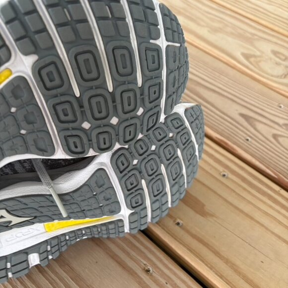 Mizuno Wave Sky Waveknit Gray Running Sneakers Women Size 9 - Picture 6 of 8